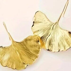 Anthro Gold Leaf Gorgeous Earrings